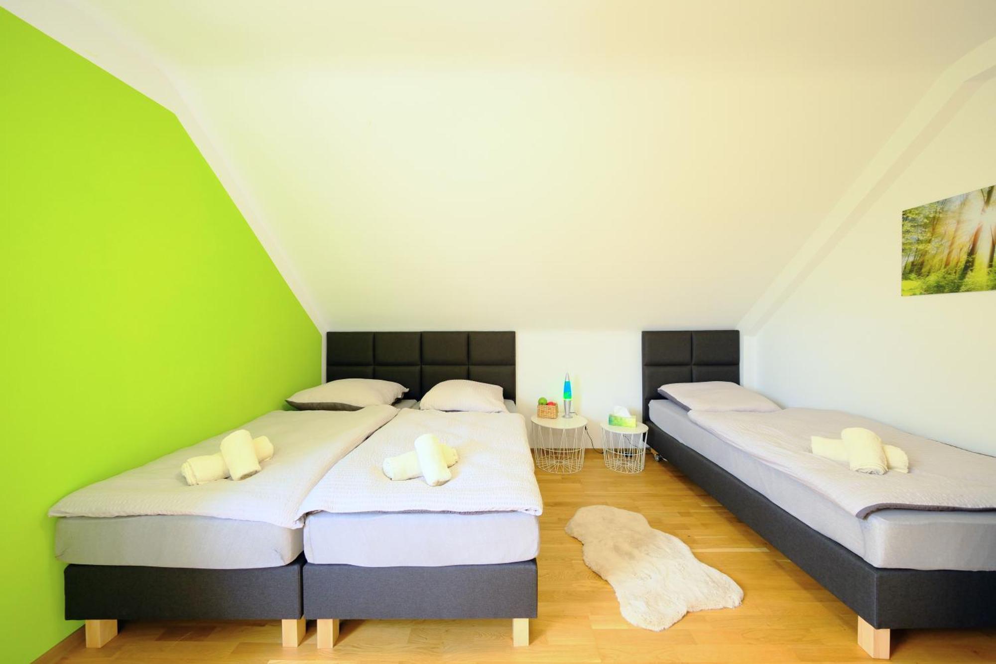 Happybnb - Stilvolles, Naturgelegenes Apartment Mit Blick Auf Den Mittellandkanal Und Die Wasserstadt Hannover - Kamin, Parken Und Spielplatz Exterior foto